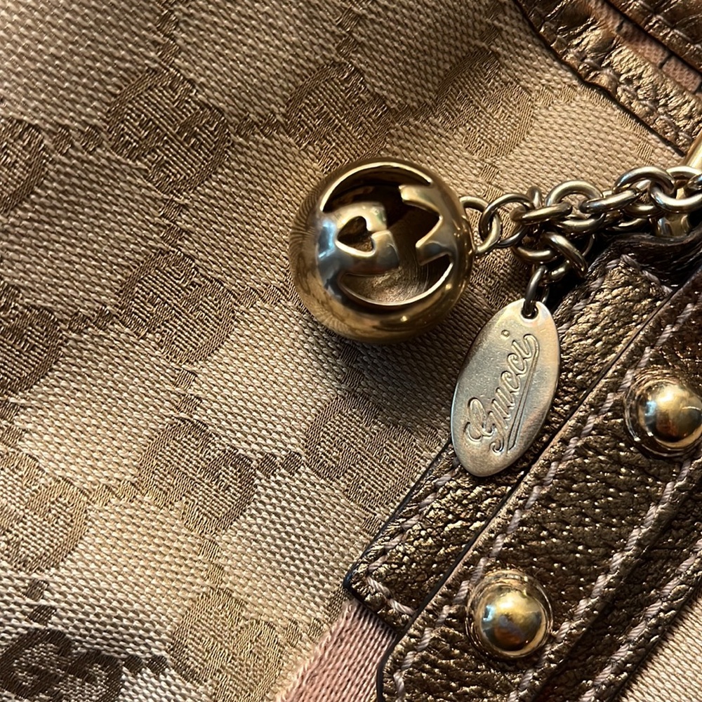 GUCCI JOLICOEUR Authentic Sherry Tote Bag with GUCCI Ball Charm keychain - Picture 4 of 16